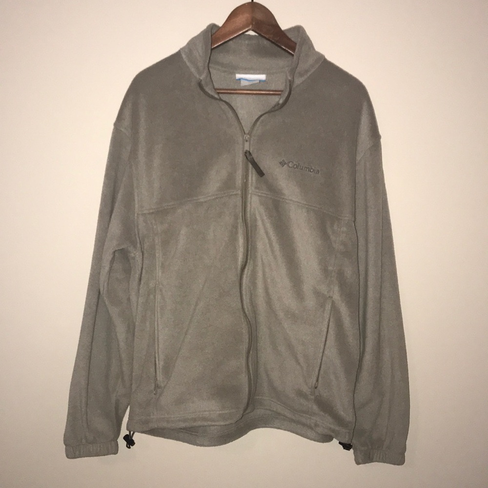 Columbia men’s size Large zip up sweatshirt EUC.